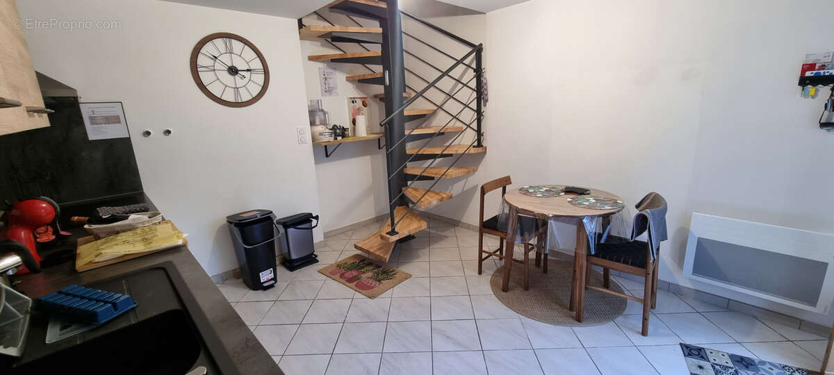 Maison à ENTRAYGUES-SUR-TRUYERE