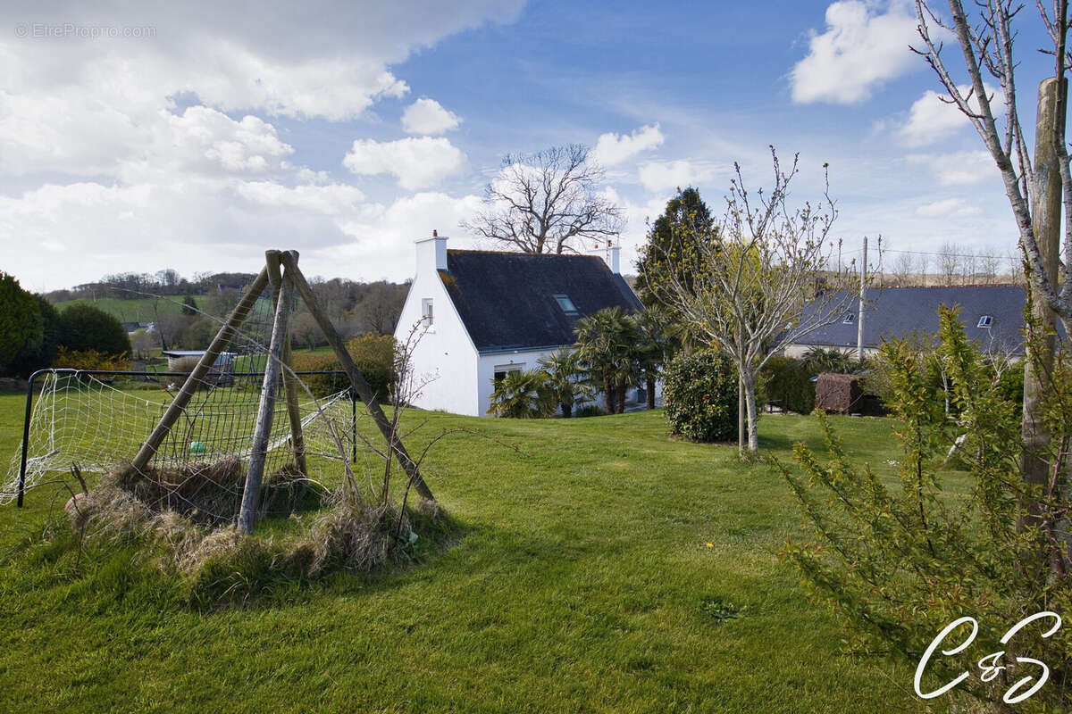 Maison à PLONEOUR-LANVERN