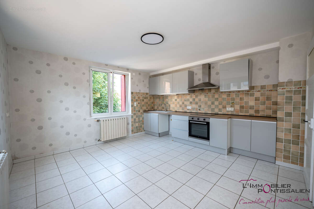 Frasne : t3 avec garage - photo 2