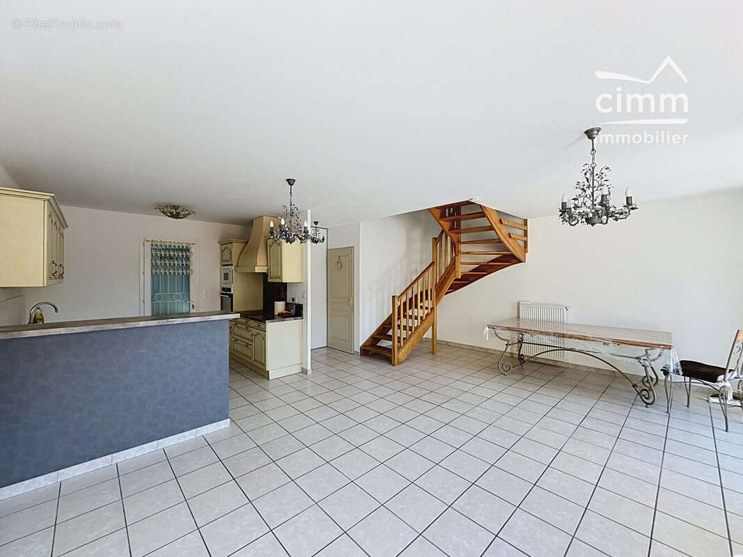 Maison 85 m² à Le Thor  - photo 4