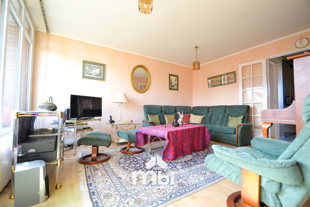 Appartement à SURVILLIERS