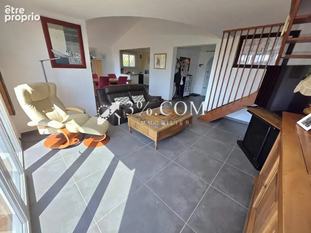 Villa rénovée avec piscine et vue mer à Boulouris - photo 8