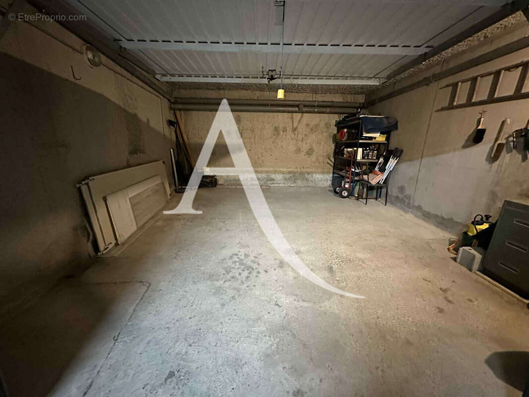 Parking à LA GRANDE-MOTTE