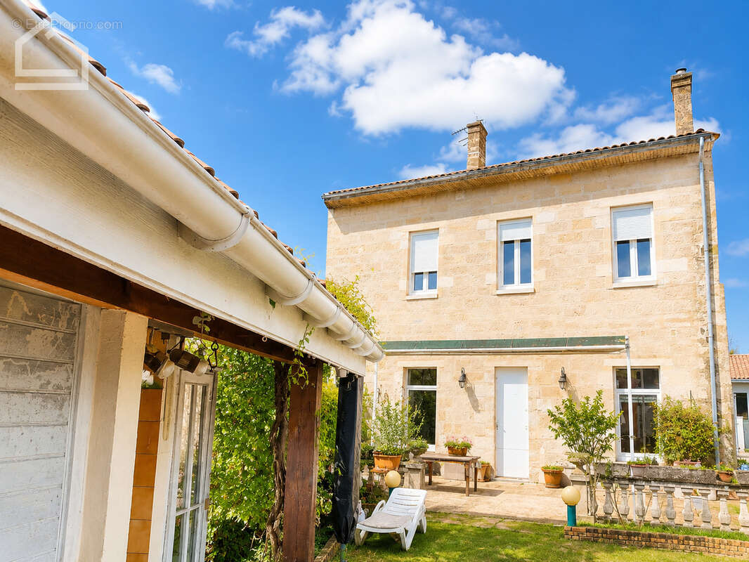 Maison à LEOGNAN