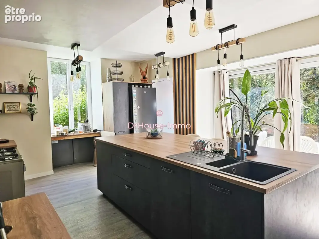 Maison 10 pièces 318 m² à vendre à Pouzol (63440) - photo 4