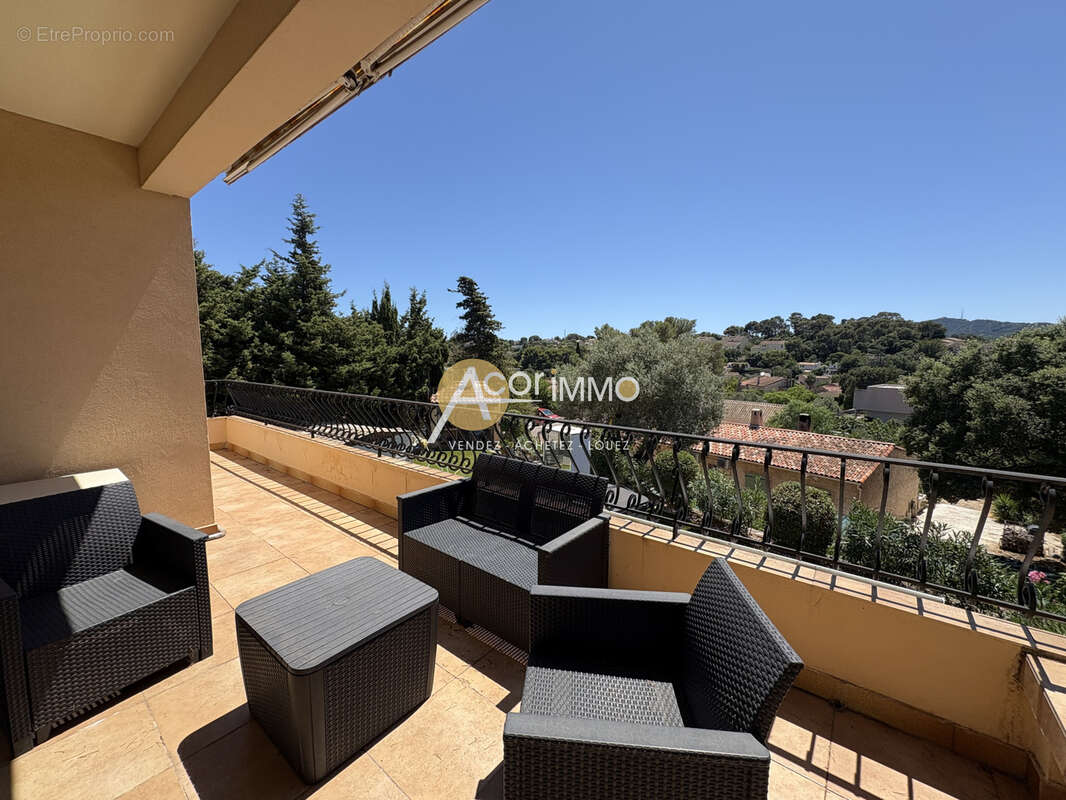La Seyne, Grande maison d'habitation divisée en deux appartements au calme - photo 3