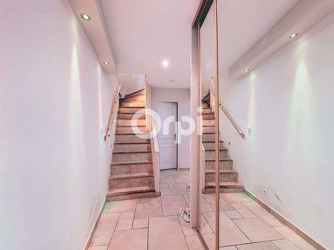 Appartement à VILLENEUVE-LOUBET