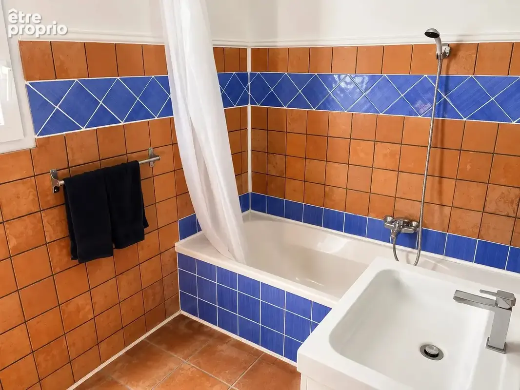 SAINT-FLORENT / Villa 6 pièces avec grand jardin arboré et piscine - photo 6