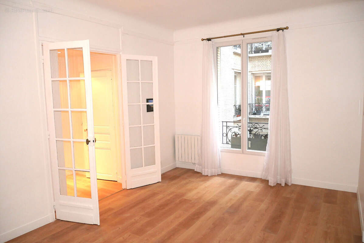 Appartement à PARIS-17E