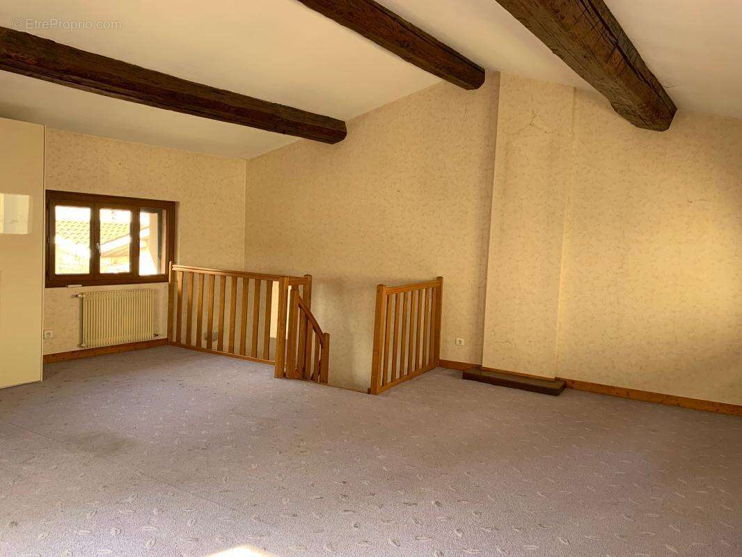 Maison à COLLONGES-AU-MONT-D&#039;OR