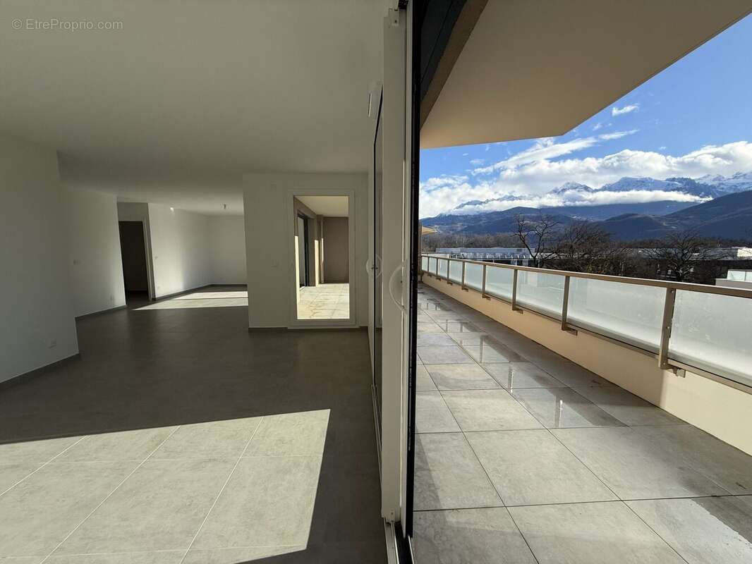 Appartement à MEYLAN