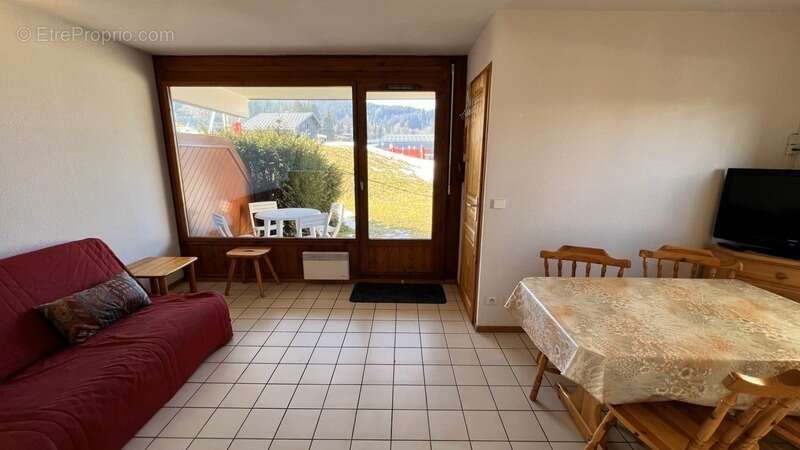 Appartement à MORILLON
