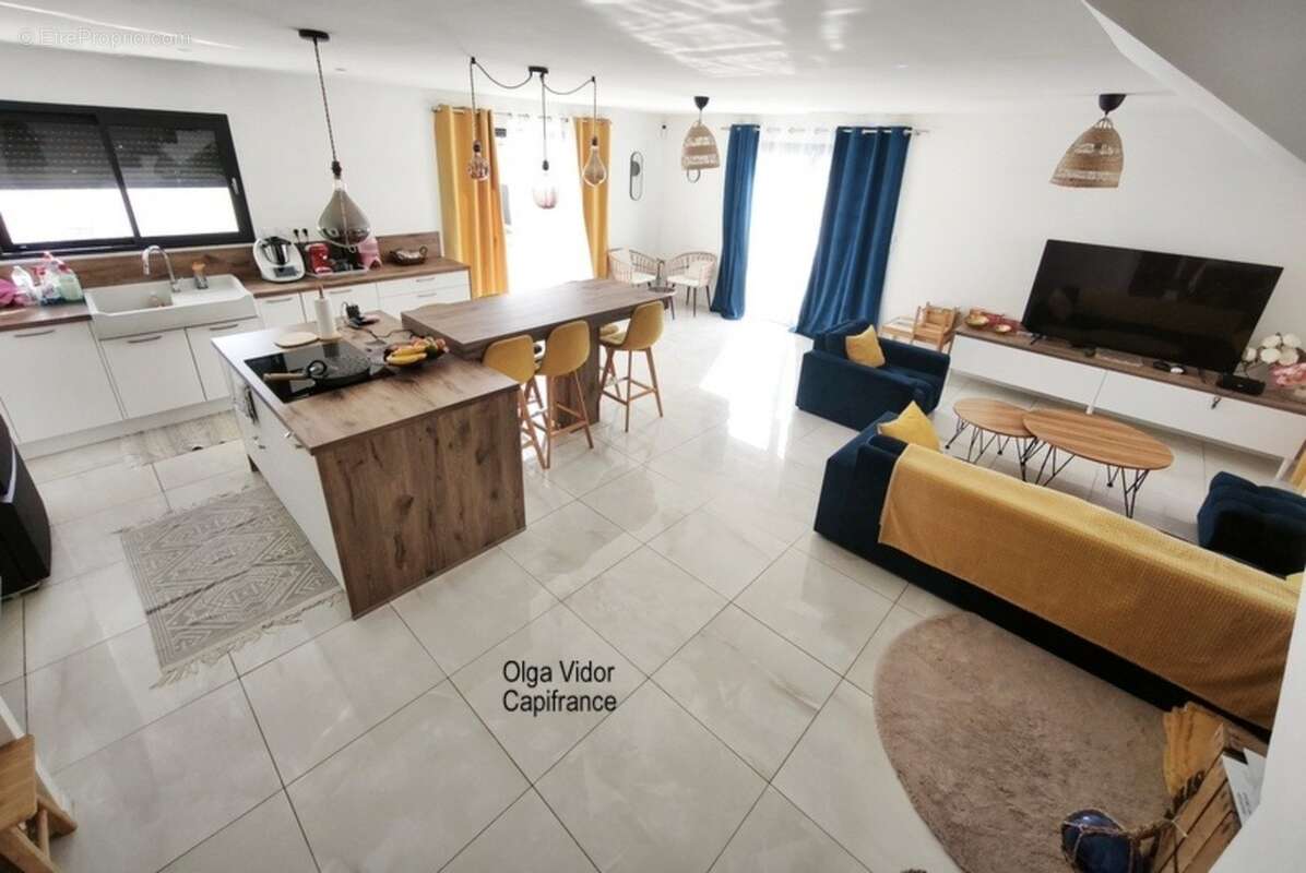 Villa contemporaine 6 pièces BEZIERS (34) GARAGE - PISCINE - PLACES DE PARKING EXTERIEUR- surface au sol 155 m² environ - photo 5
