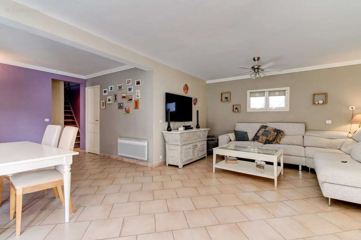 Maison à COLLONGUES