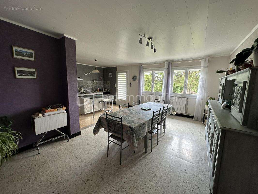 Maison à AURIAC-SUR-VENDINELLE