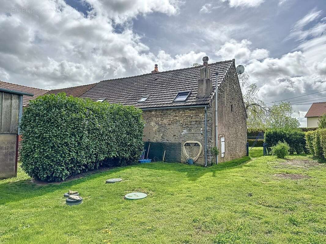 Maison à AISY-SOUS-THIL