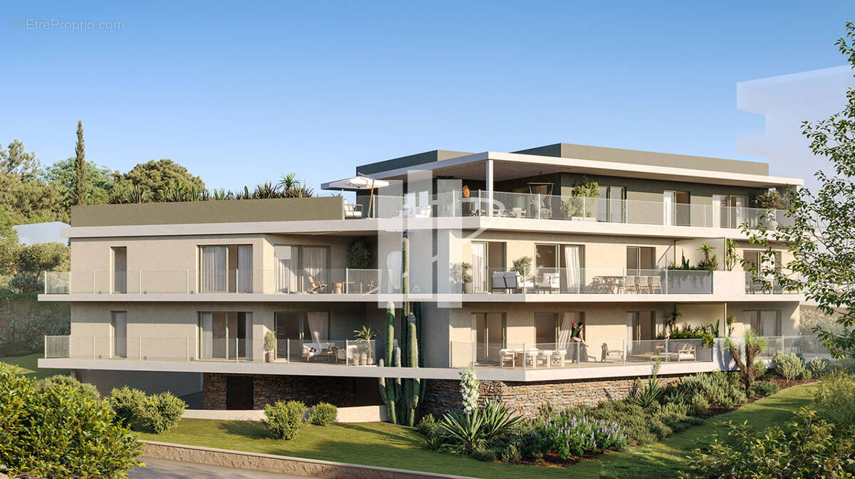 Photo Appartement à Saint-Raphael au prix de 1 595 000€