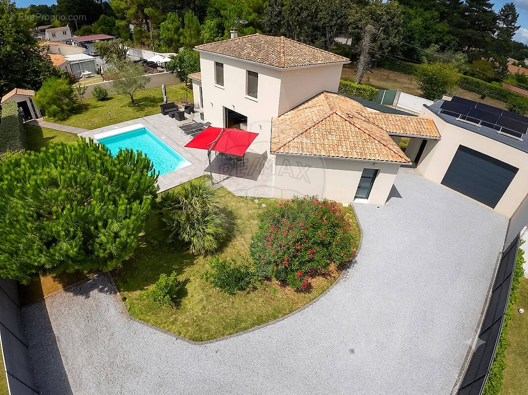 Maison à LES MATHES