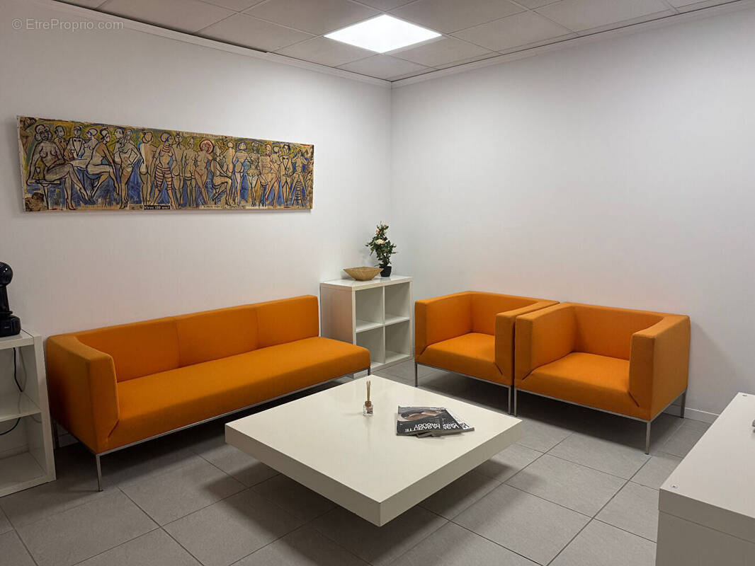 Commerce à EGUILLES