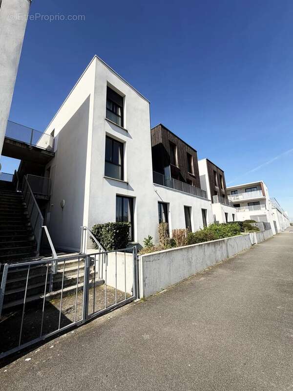 Appartement à BEAUZELLE