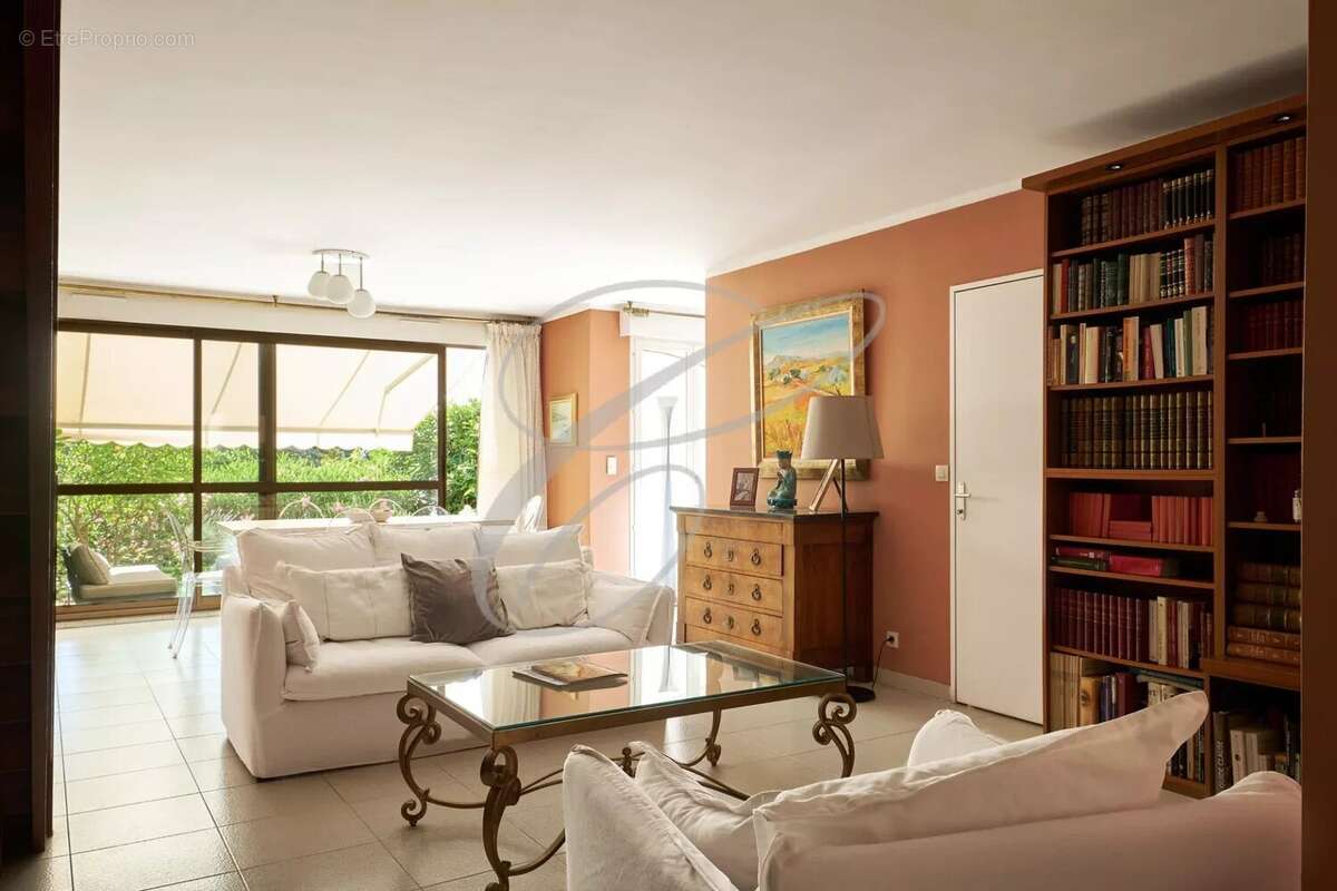Appartement à ROQUEBRUNE-CAP-MARTIN