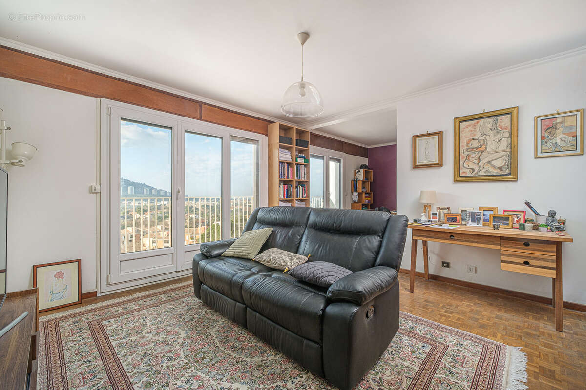 Appartement à MARSEILLE-9E