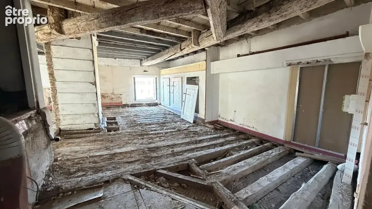 Appartement à vendre - voiron hyper-centre - plateau à aménager avec combles - photo 4