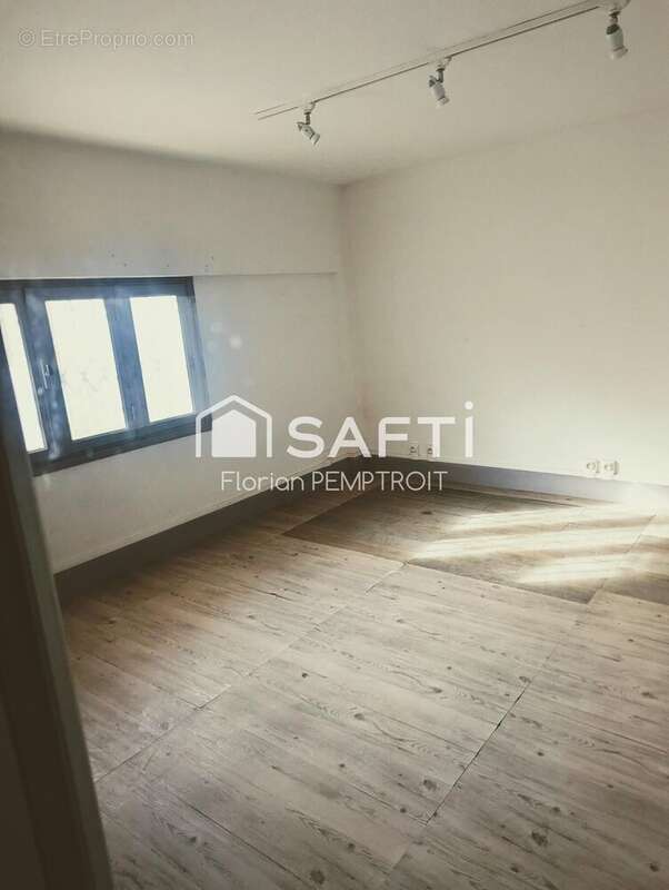 Commerce 490 m² à Lorient  - photo 3