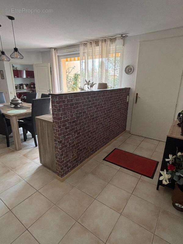 Maison à JONQUIERES-SAINT-VINCENT