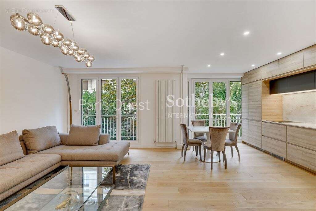 Appartement à NEUILLY-SUR-SEINE