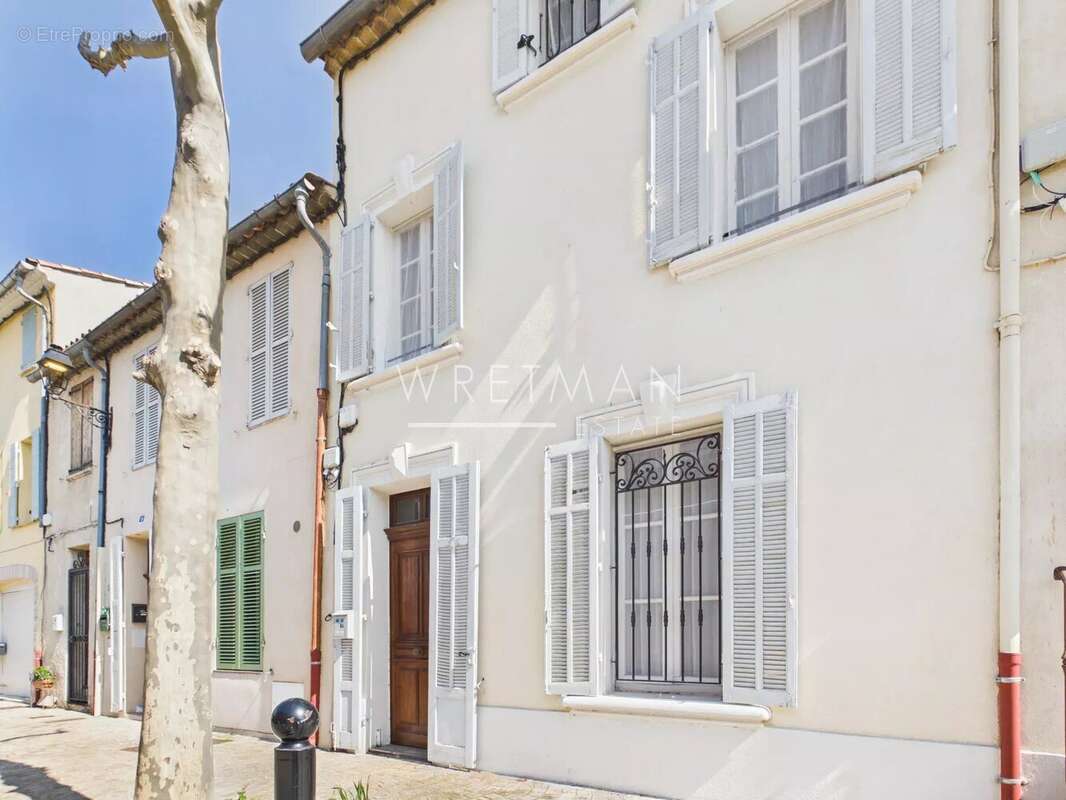 Maison à PLAN-DE-LA-TOUR