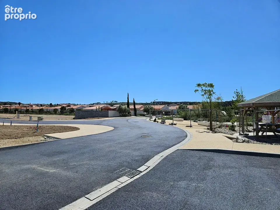Terrain à NISSAN-LEZ-ENSERUNE