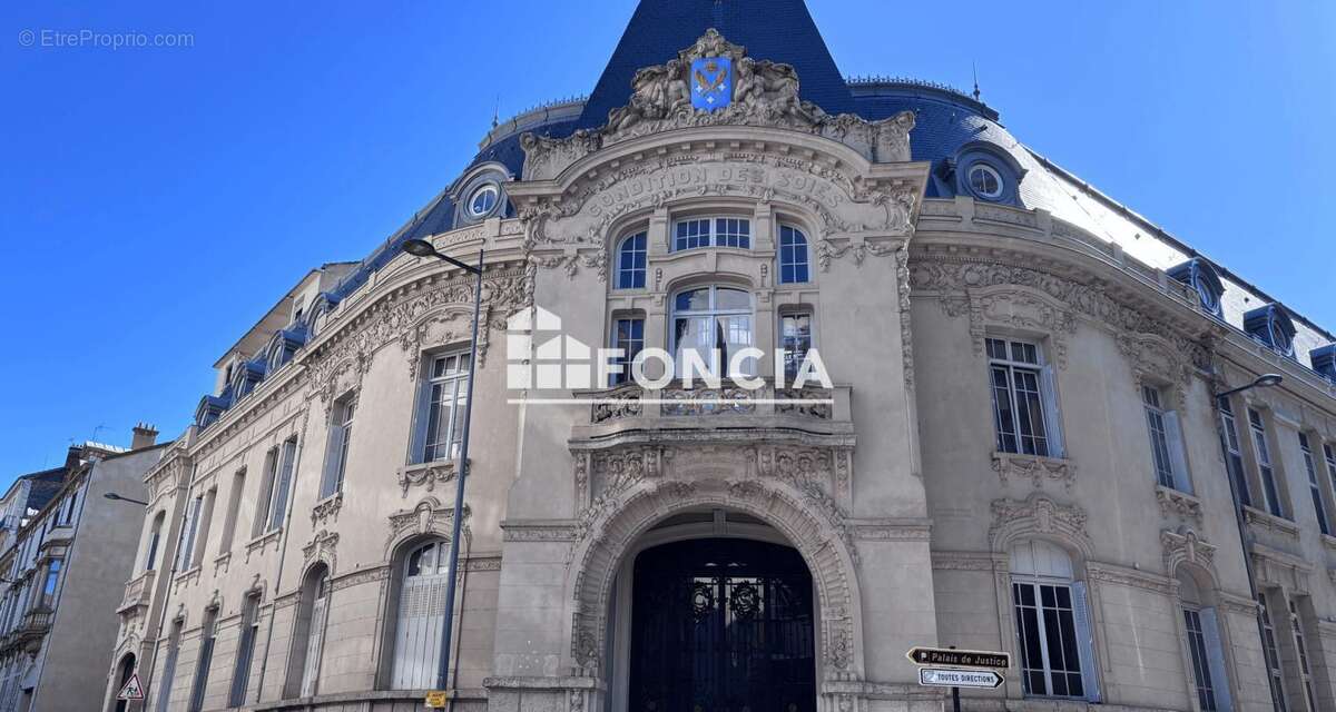 Exclusivité – Superbe Duplex F3 de 70m² avec Terrasse de 40m² – Monument Historique BBC - photo 2