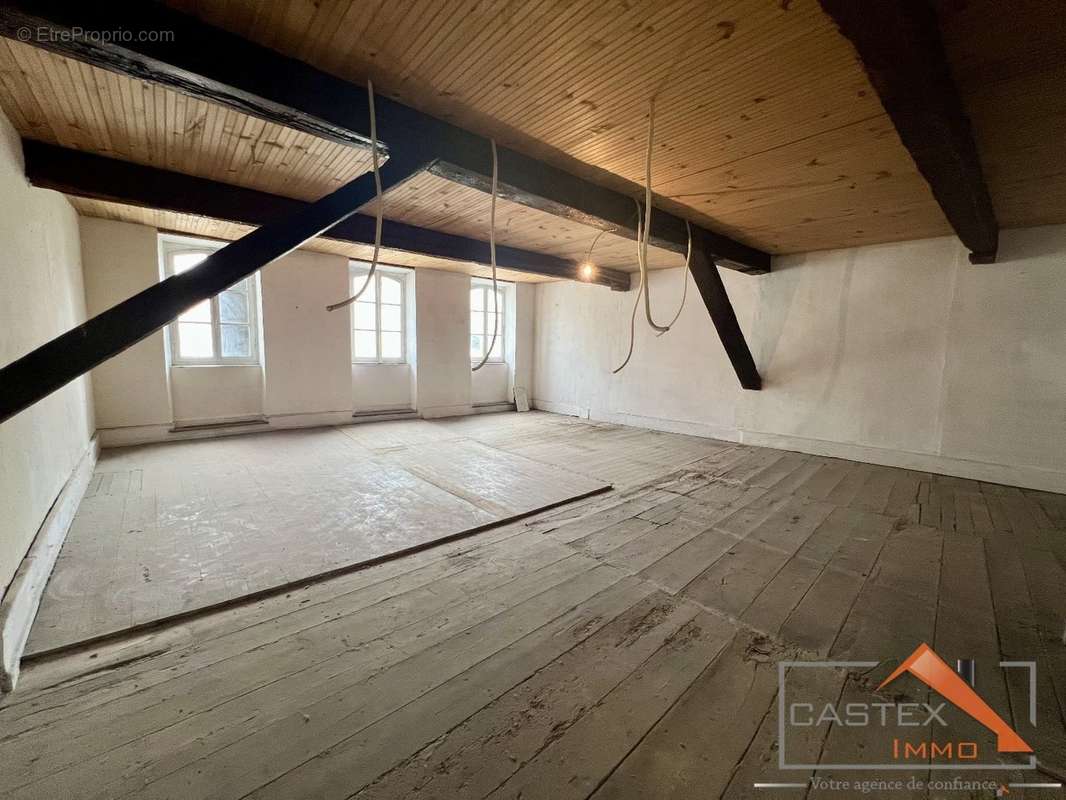 Maison à SAINT-MARTORY