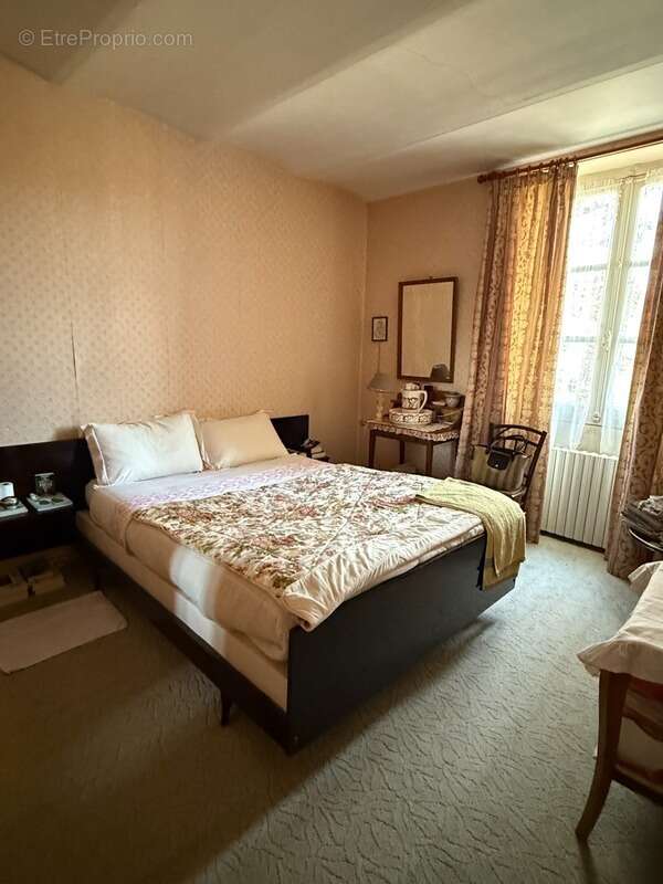 Maison à SAINT-SULPICE-LE-DUNOIS