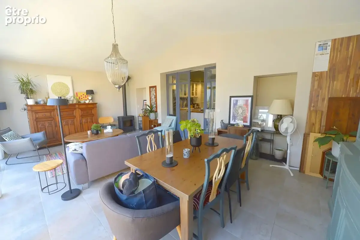 Maison 275 m² à Cozes  - photo 3