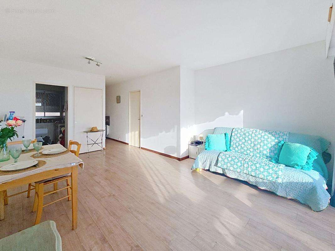 Appartement à CARQUEIRANNE