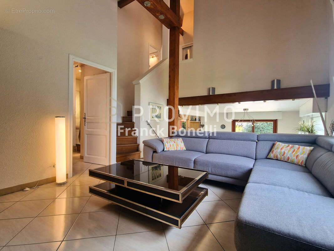 Maison à SAINT-JULIEN-EN-GENEVOIS