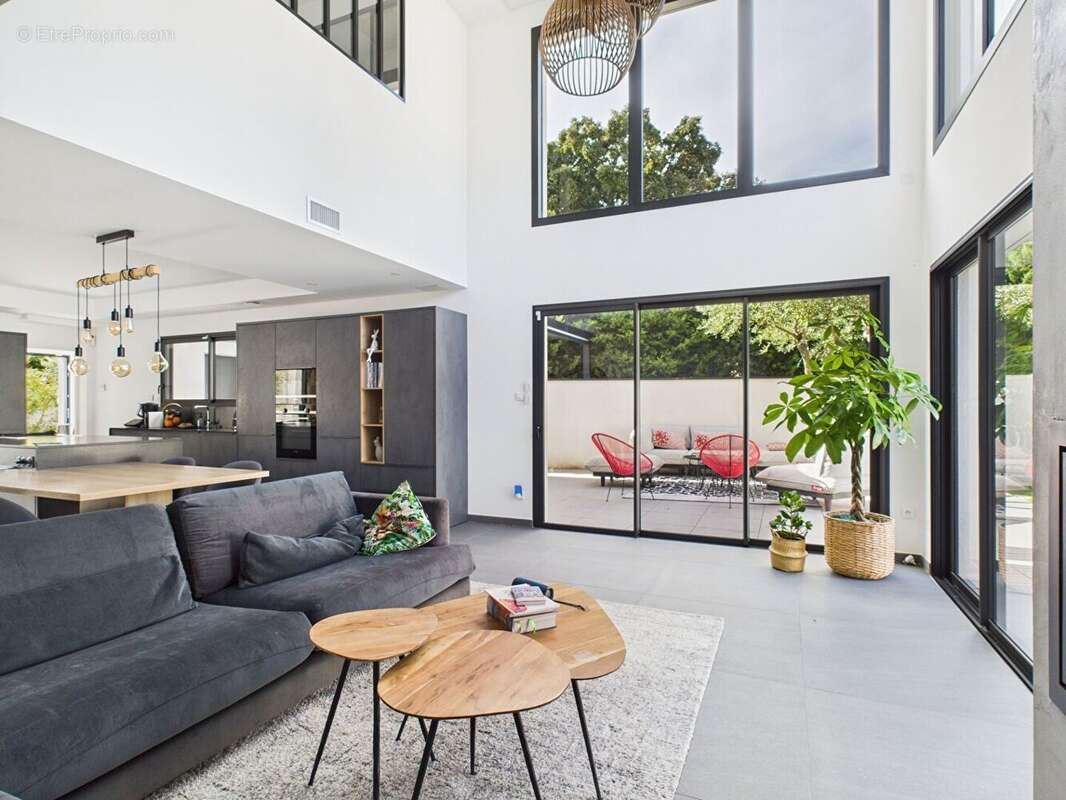 Maison à VILLENEUVE-LES-AVIGNON