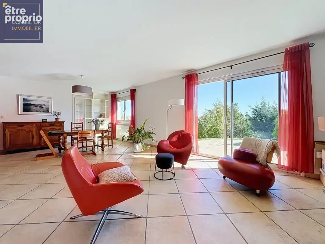 Maison T6 de 200 m² sur terrain de 1081 m² avec vue, au calme - photo 10