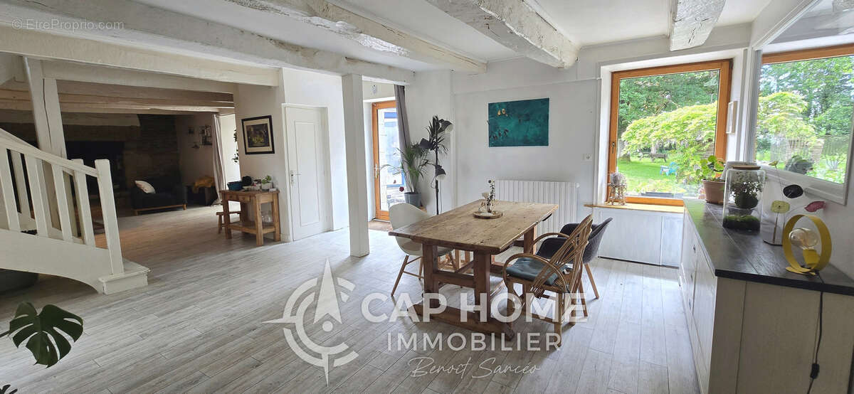 Maison à LE TREVOUX