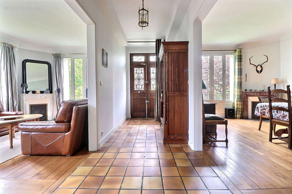 Maison à MAREIL-MARLY