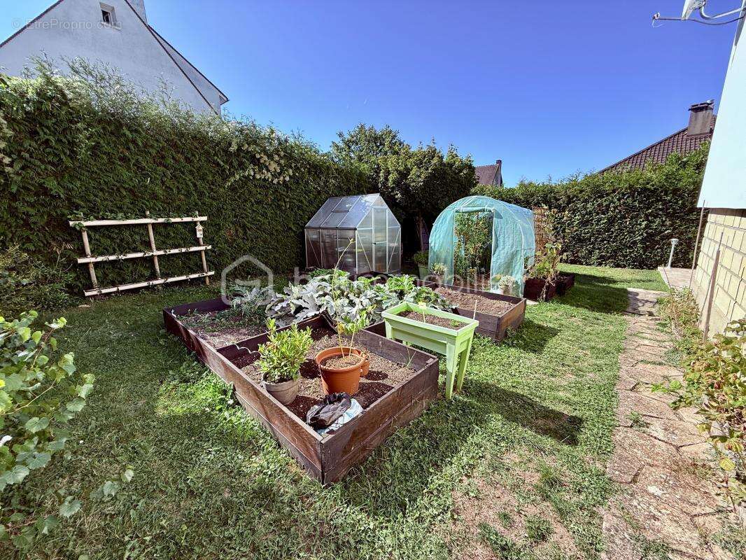 Maison à SAINT-PIERRE-DU-PERRAY