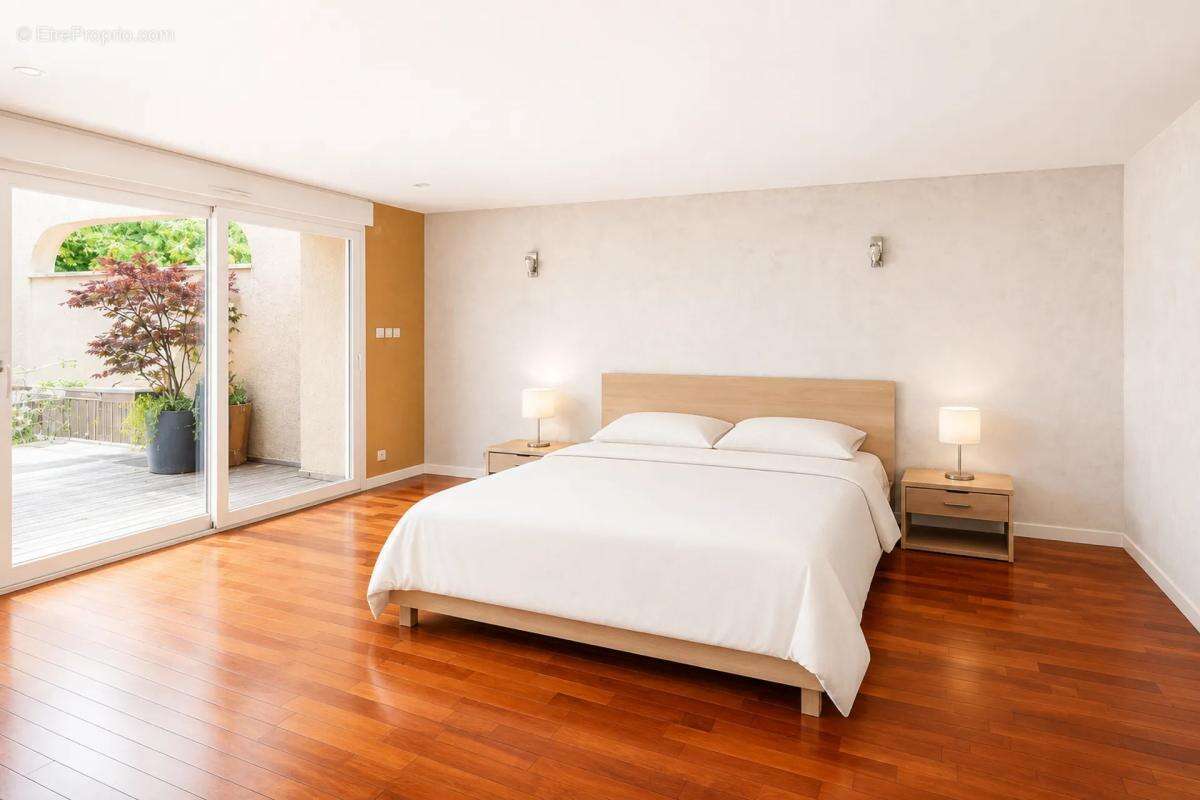 Superbe maison familiale de 230 m² - la chapelle-de-guinchay - photo 4