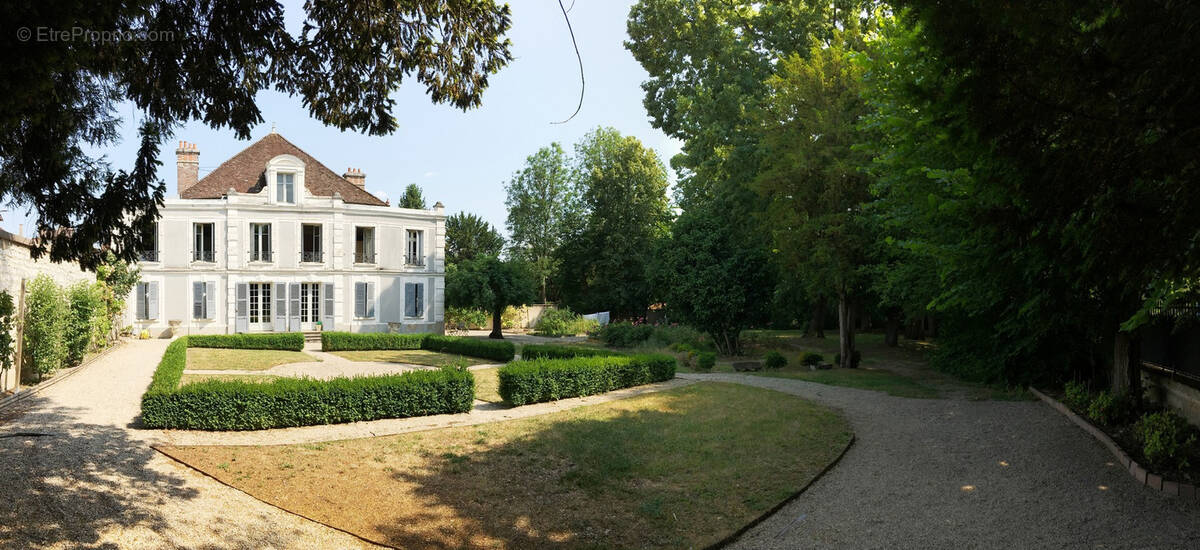 Maison à JOIGNY