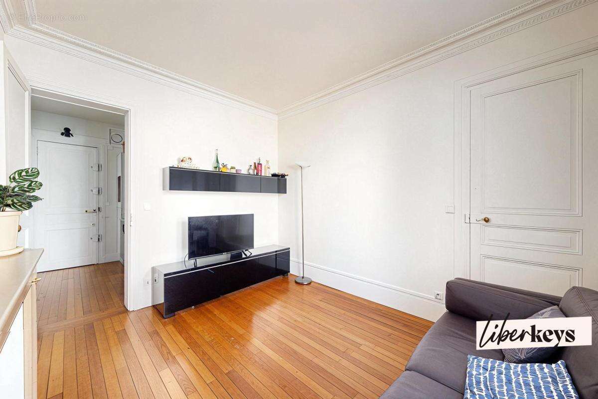 Appartement à PARIS-17E