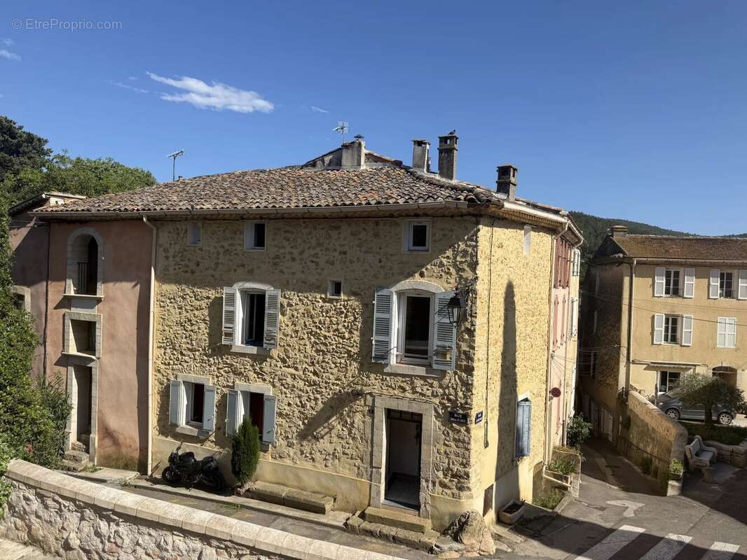Maison à SAINTE-ANASTASIE-SUR-ISSOLE