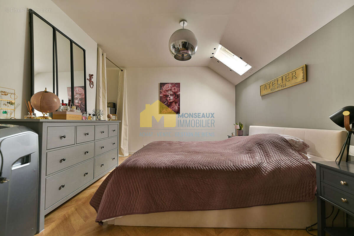 Appartement à SAINTE-GENEVIEVE-DES-BOIS