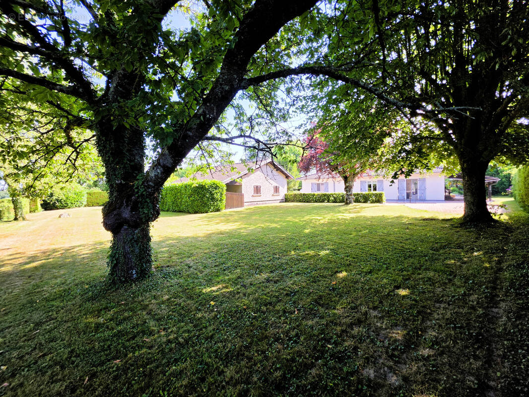 Maison à MEZERIAT
