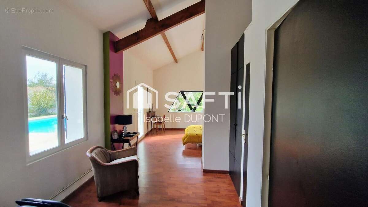 Photo 5 - Maison à LE HAILLAN